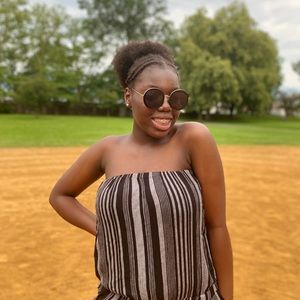 Meet your Posher, Adjoa